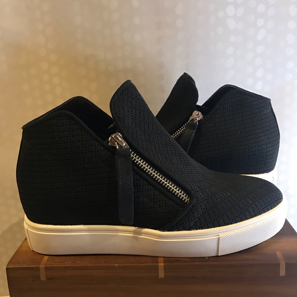 NWT-Steve Madden high top black shoes size 6